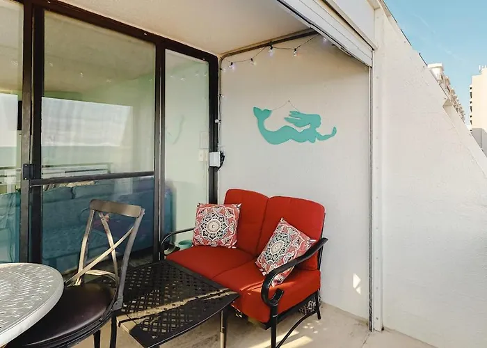 Holiday home Oceanfront With 2 Balconies Ocean & Bay Views Wifi & Shared Pool