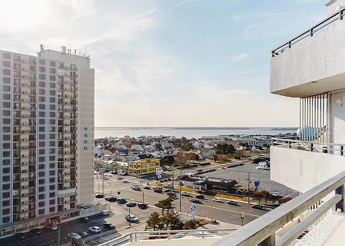 Holiday home Oceanfront With 2 Balconies Ocean & Bay Views Wifi & Shared Pool